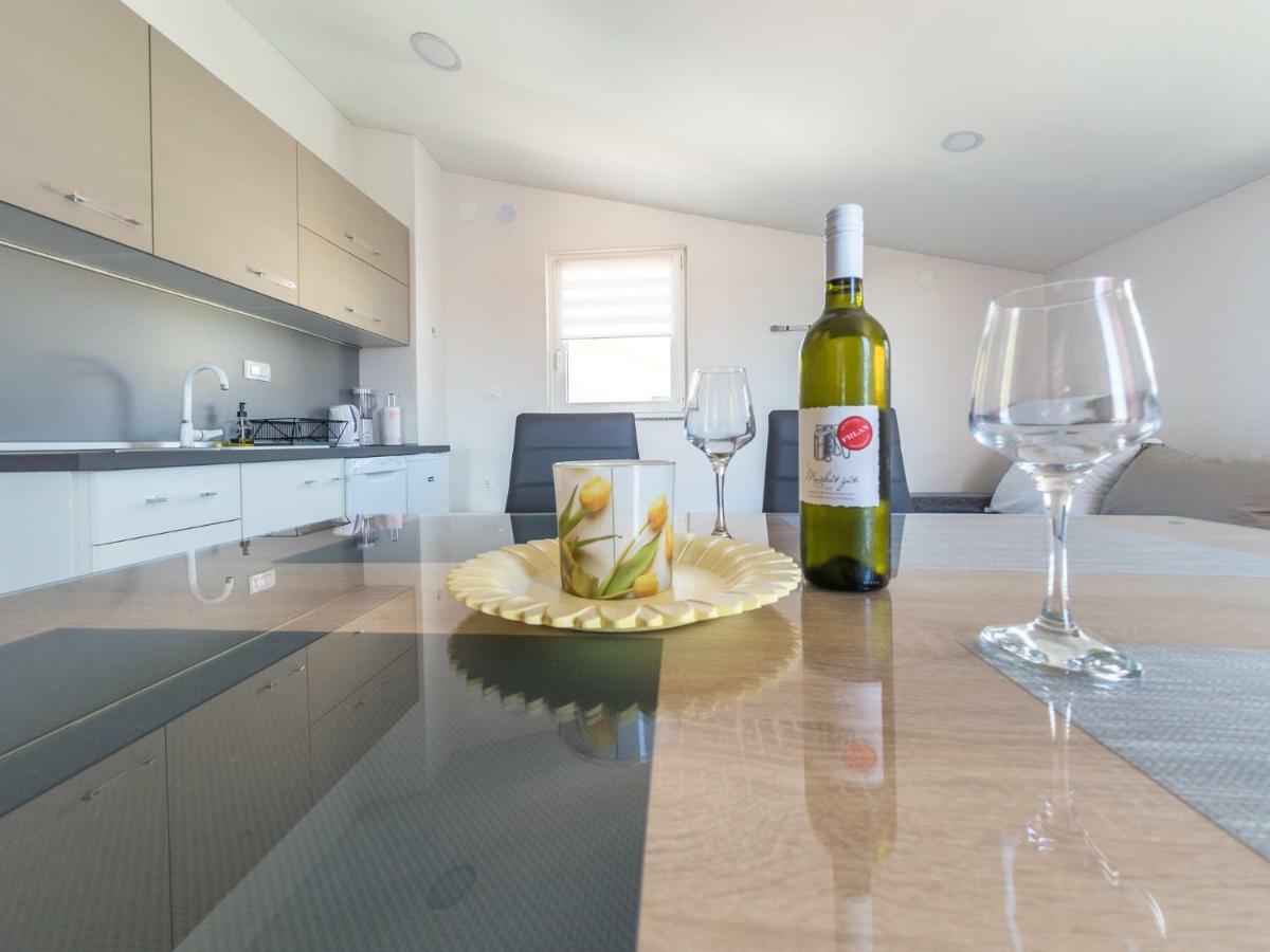 Apartment ˝Soleil˝ Vir Εξωτερικό φωτογραφία