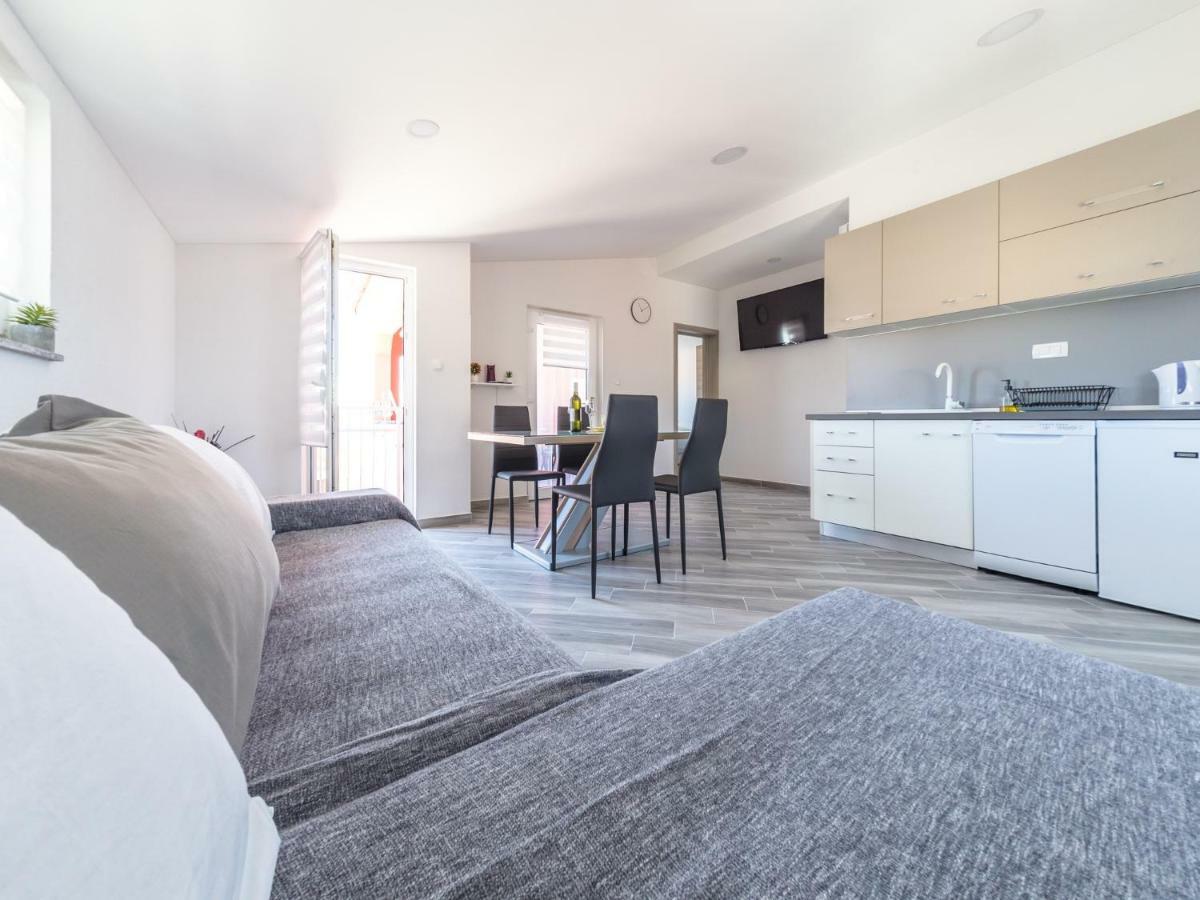 Apartment ˝Soleil˝ Vir Εξωτερικό φωτογραφία